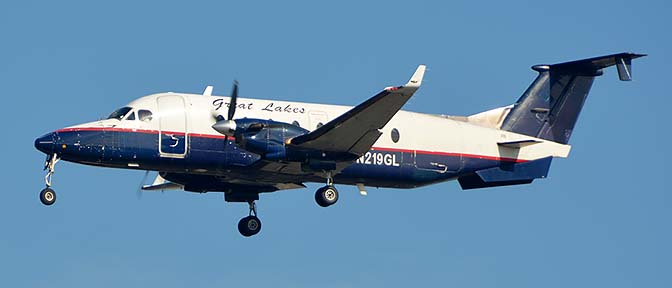 Great Lakes Aviation Beech 1900D N219GL, Los Angeles international Airport, January 19, 2015